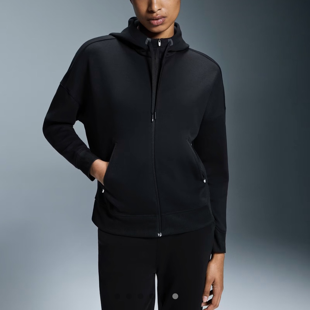 On Running Zipped Hoodie in Black